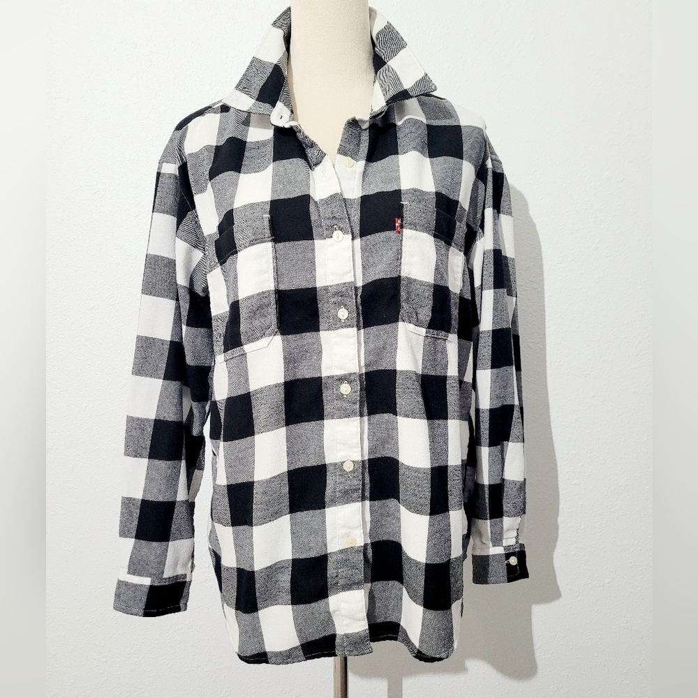 Levi’s Plaid Button Down Shirt Women Medium Black White Flannel Casual Cotton - Picture 2 of 12